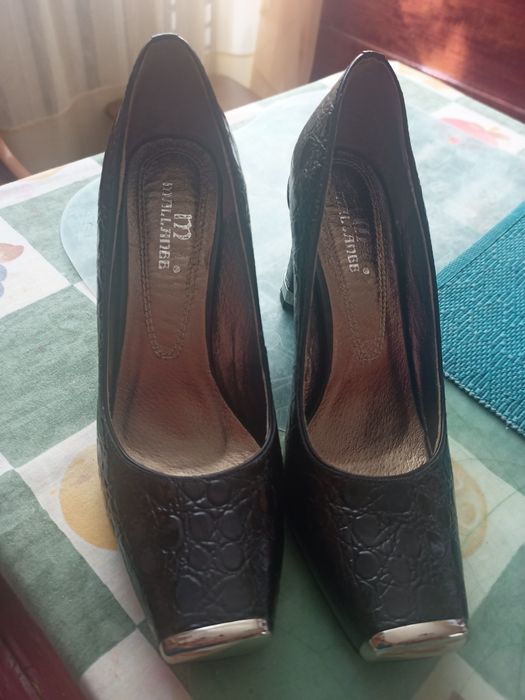 Туфлі жіночі на високих підборах