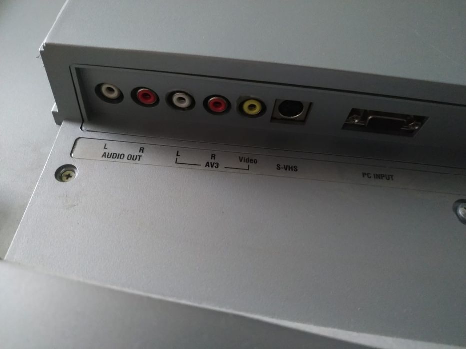 Телевізор Phocys 30 дюймів.