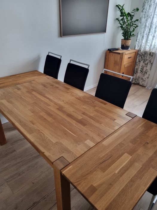 Masywny stół dębowy z litego drewna
