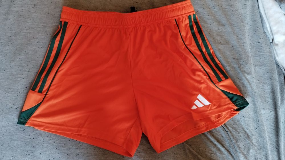 Spodenki Adidas - krótkie