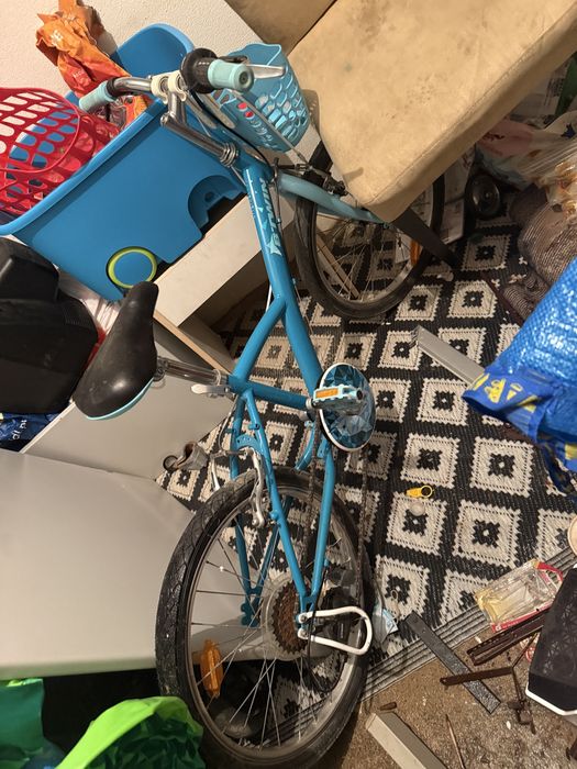 Vendo bicicleta de criança e adulto, pouco usada.