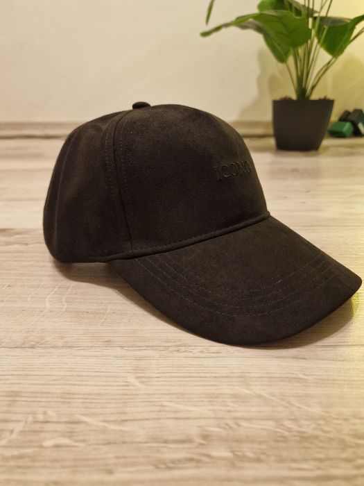 Czapka z daszkiem męska czarna