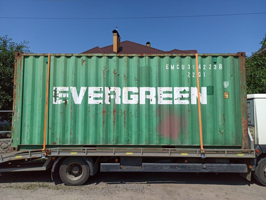 Продам морські контейнери. Є різні варіанти.