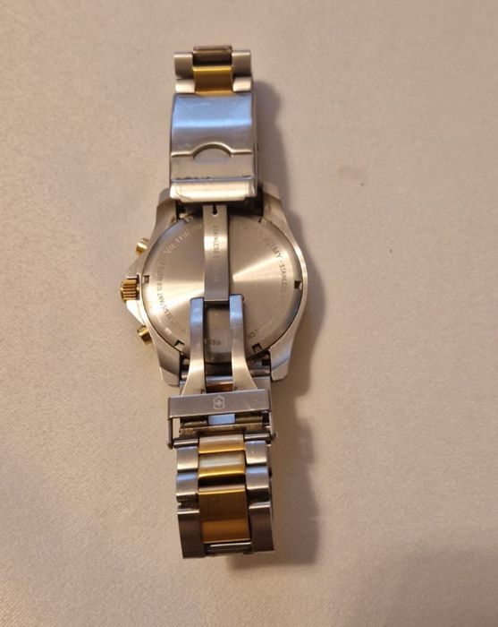 Zegarek VICTORINOX MAVERICK 42 mm 241791- używany, stan idealny