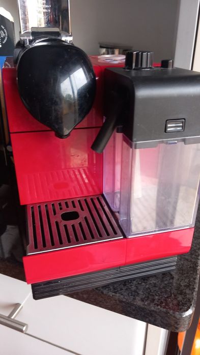 Máquina de café Nespresso _ DeLonghi