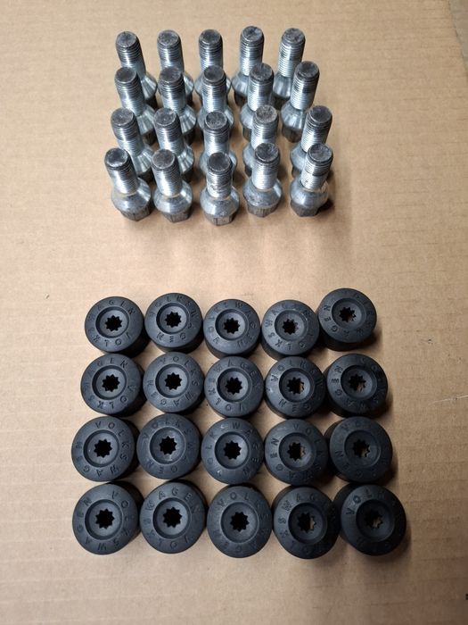 Felgi aluminiowe z oponami zimowymi 15 cali  vw polo