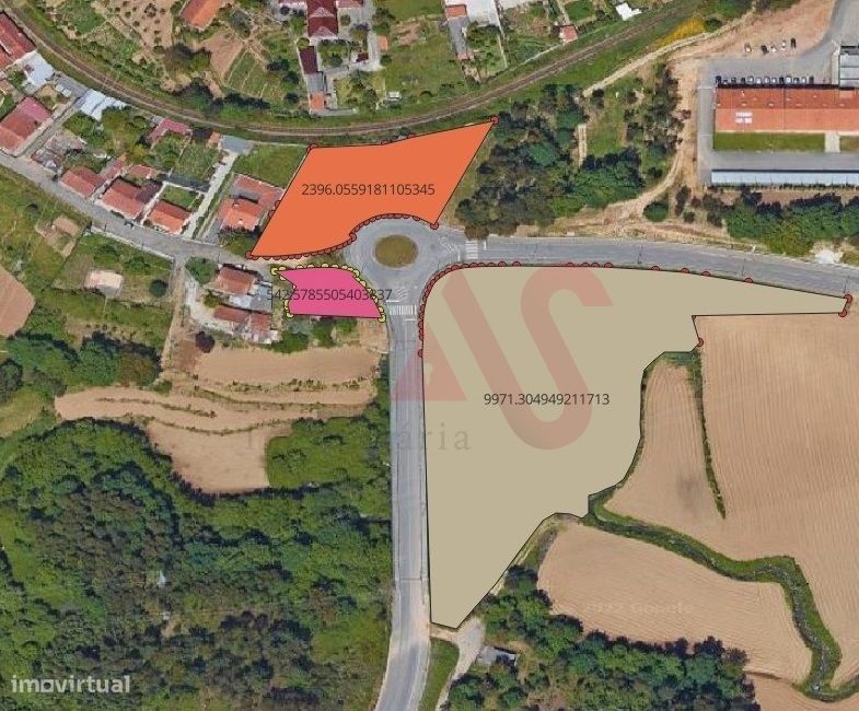 Terreno Urbano para Construção com área de 1.080 m2 em Santiago de Rib