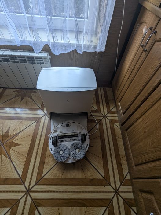 Robot sprzątający odkurzający/ myjący Ecovacs Deebot T10 Turbo Biały D