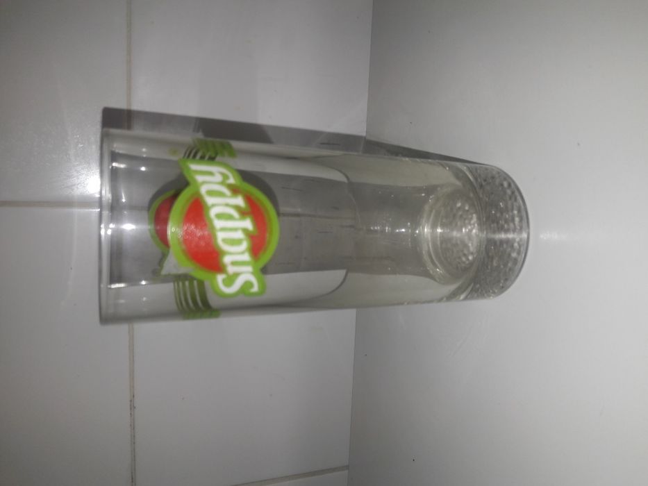 Copos sumol e outros