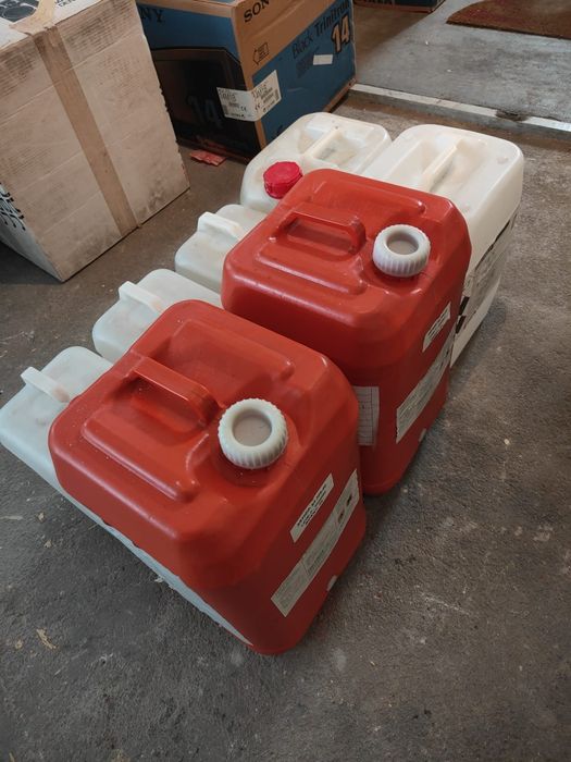 Bidons - jerricans diversos