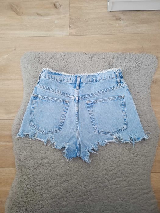 Spodenki szorty jeansowe damskie Bershka r 34