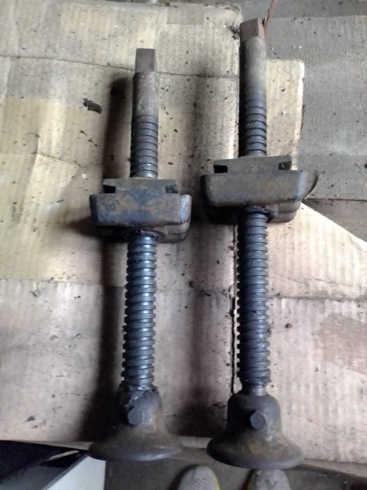 Śruby do presy używane mi