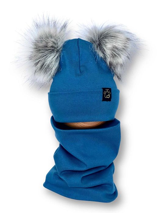 Komplet czapka plus komin z pomponami