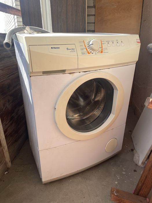 Пральна машина Hansa
