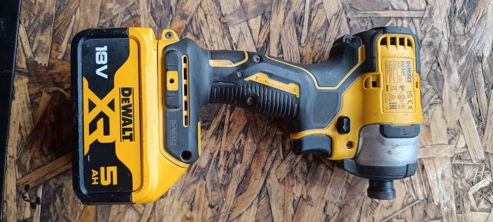 Zakretarka DeWalt dcd809 Aku 5ah