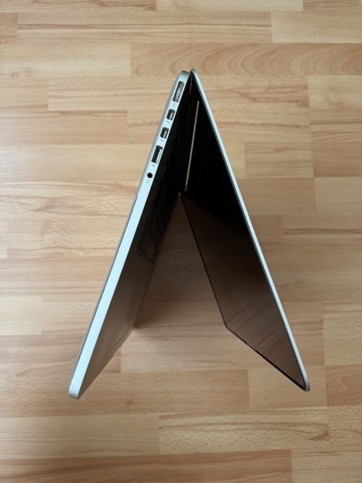 MacBook Pro 15 2015 i7 / 16 GB / 256 GB Silver