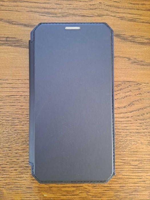 Etui Dux Ducis Iphone 12. Stan bardzo dobry, używane sporadyczne.