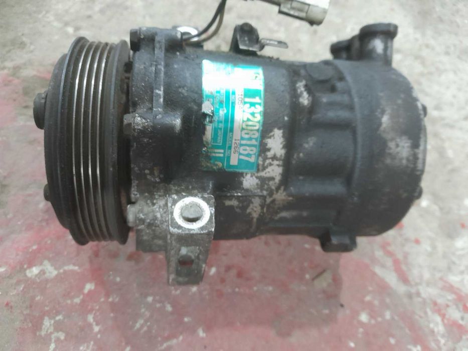 Компресор кондиціонера opel vectra 1.8 02-  13208187