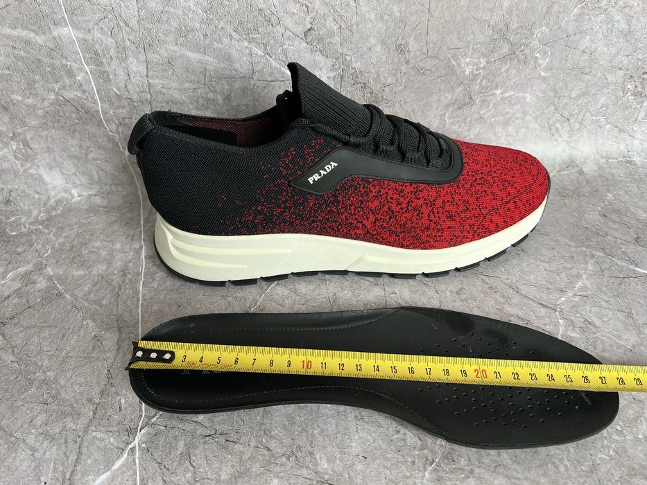 Prada кроссовки мужские 41.5