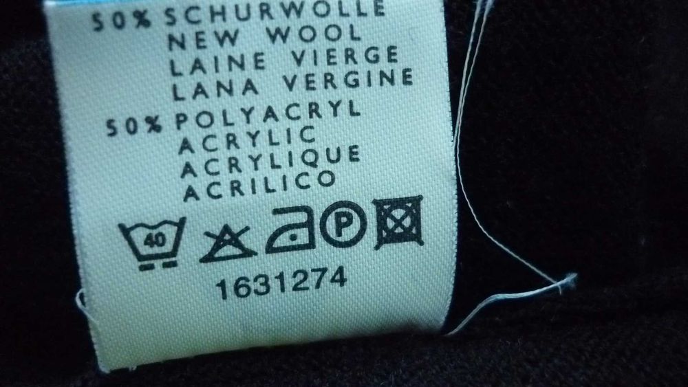 Ann Llewellyn- golf damski 50 % wełny  r; S/M