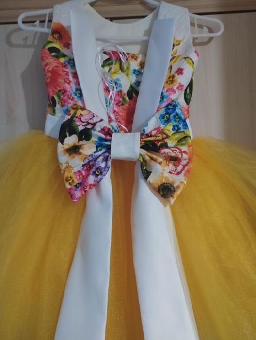 Платье пышное нарядное наряд цветочек весна