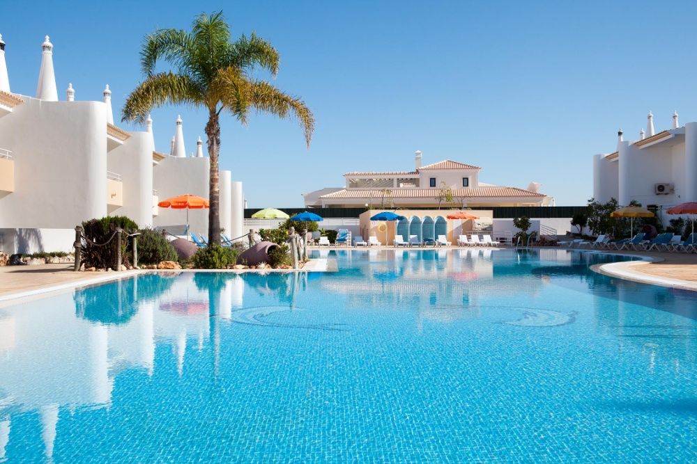 Apartamento T2 em Condomínio com Piscina na Praia da Galé – Albufeira