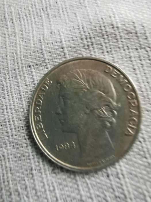 Moeda de 25 escudos- Liberdade Democracia