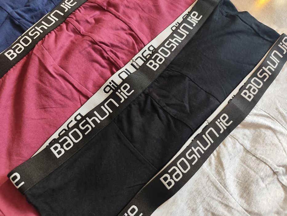 Cztery pary bokserek r.44