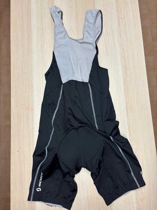 Calções Scott com alças