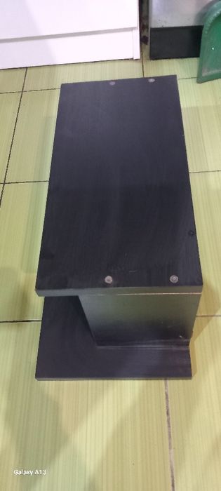 Czarna półeczką do powieszenia PRL