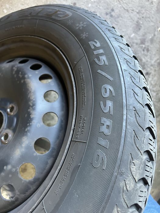 Opony zimowe Dębica 215/65 R16 na felgach