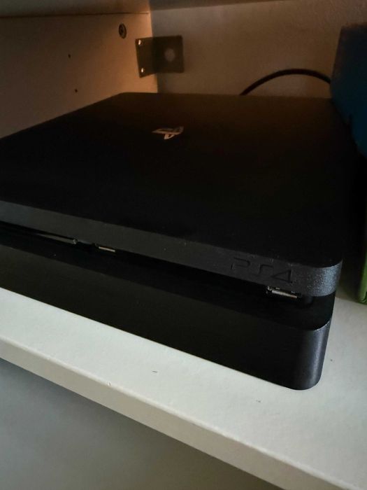 PS4 + 5 jogos + comando