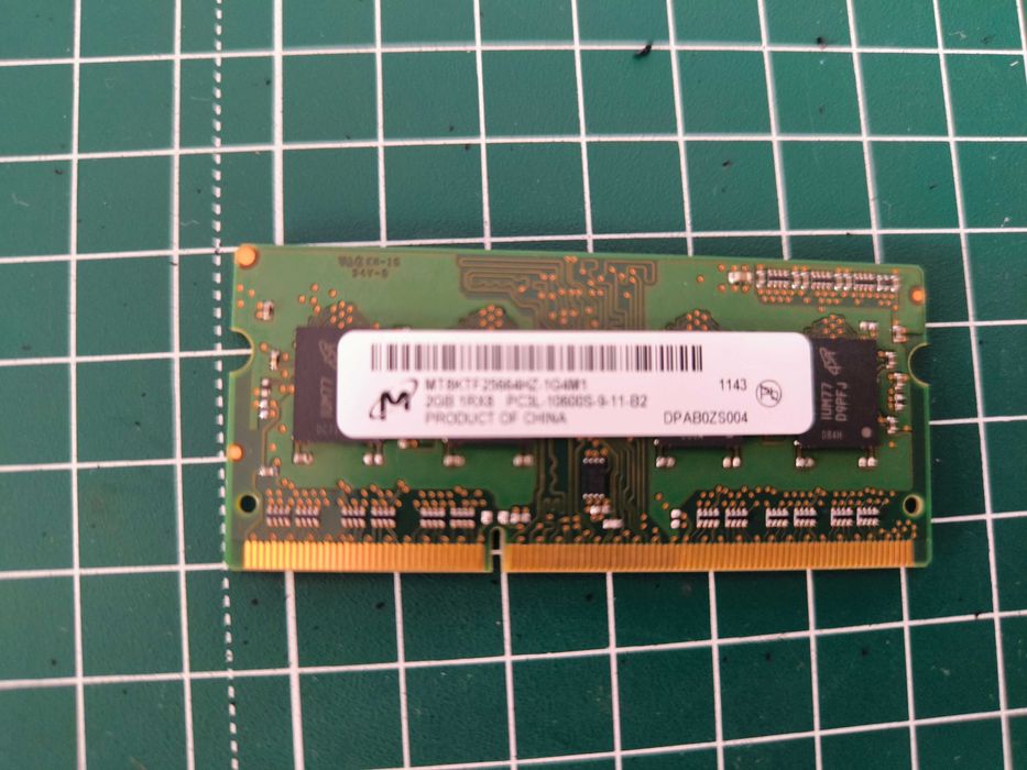 продаж модуля пам'яті для ноутбуку DDR3 SDRAM. 2GB MT8KTF25664HZ-1G4M1