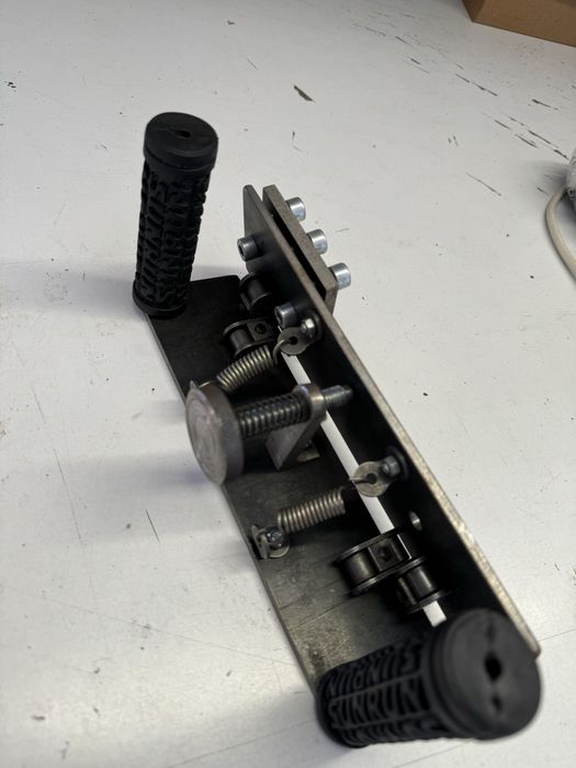 Приспособление для спуска ножей