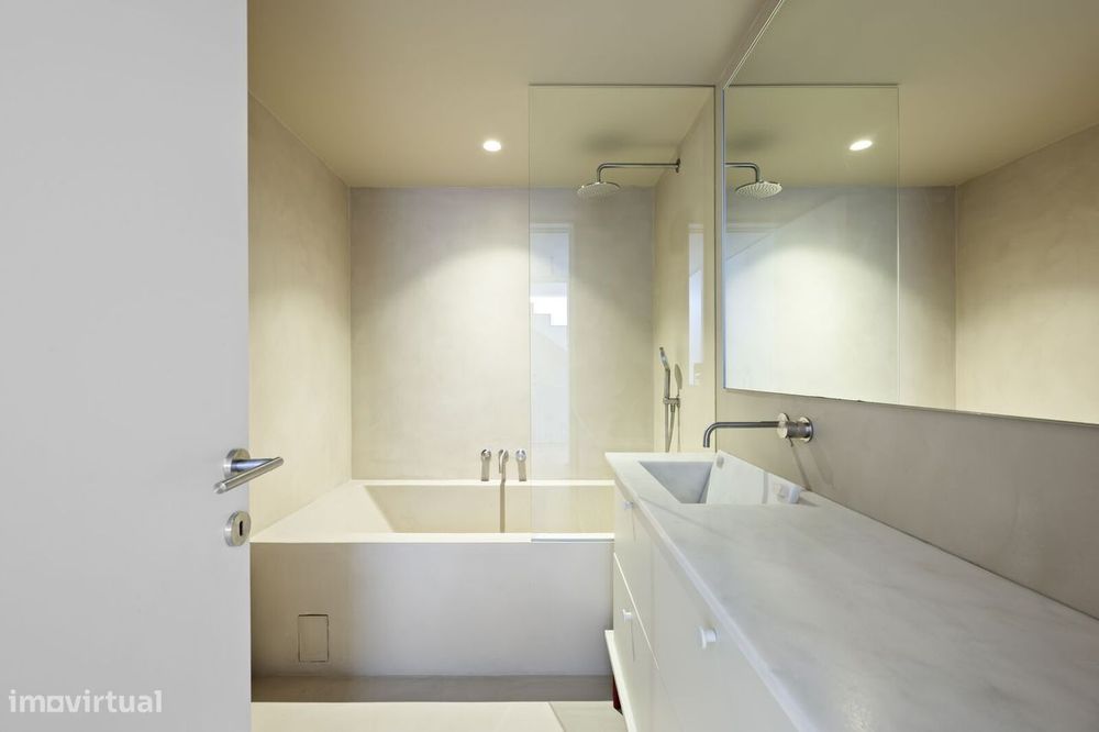 Moradia T4 com jardim, Lapa, Lisboa