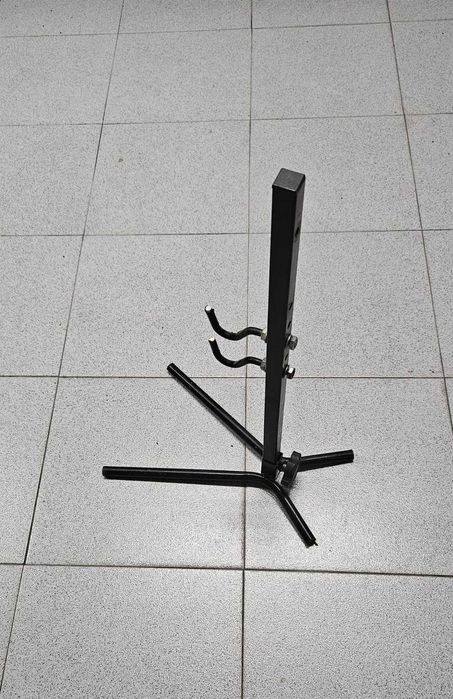 Pedais, selim, suspensões, guiador, rodas 20' e 26' e outro material