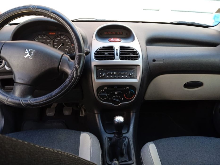 Peugeot 206 em ótimo estado