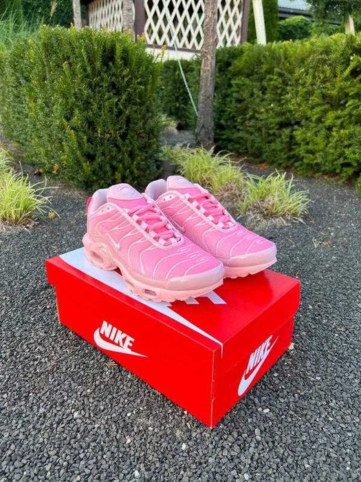 Кроссовки Женские Nike Air Max Plus TN Ultra Pink/Жіночі Кросівки