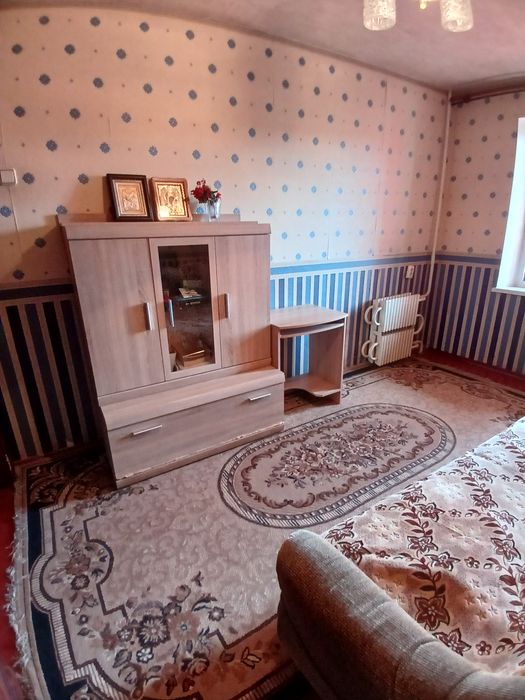 Срочно продам 3-х Чешку! В районе Карата.