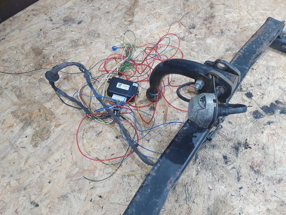 Hak do przyczepki Nissan Micra k12 04r 3 drzwi moduł wiązka