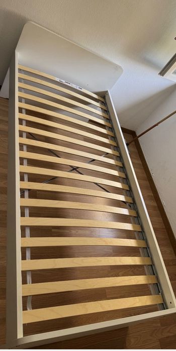 Cama solteiro bom estado