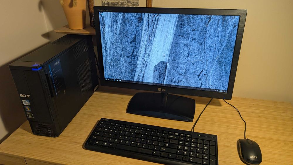 Zestaw komputerowy Acer SFF + Monitor LG 22 | Windows 10 | Dobry stan