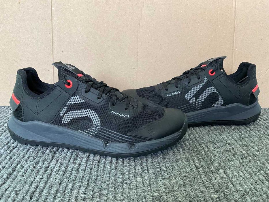 Кросовки adidas хайтопи кросівки  36