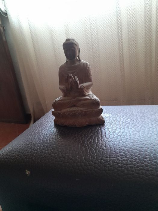 Buda Indu em madeira