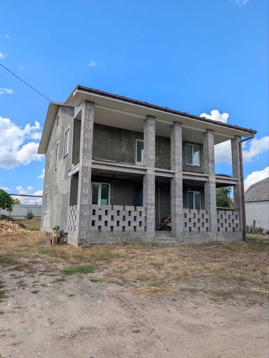 Продаж двоповерхового будинку 126,8 кв.м. з терасою