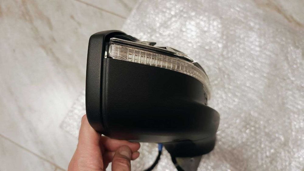 Корпус дзеркала правого на Volkswagen Tiguan