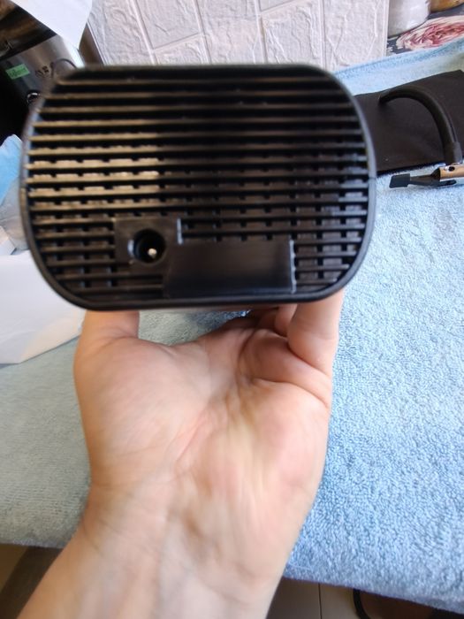 compressor de ar portátil com visor digital, adequado para encher pneus de carros, motas, bicicletas e bolas.