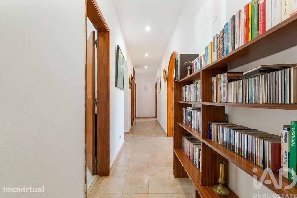 Moradia isolada T3 em Bensafrim e Barão de São João de 185 m2