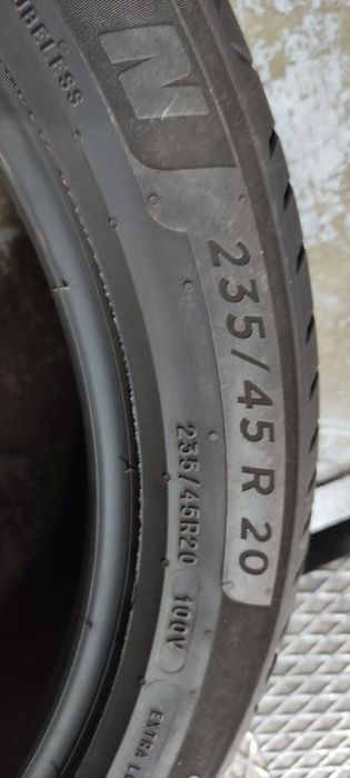 Pneus 235/45/20 Michelin semi novos