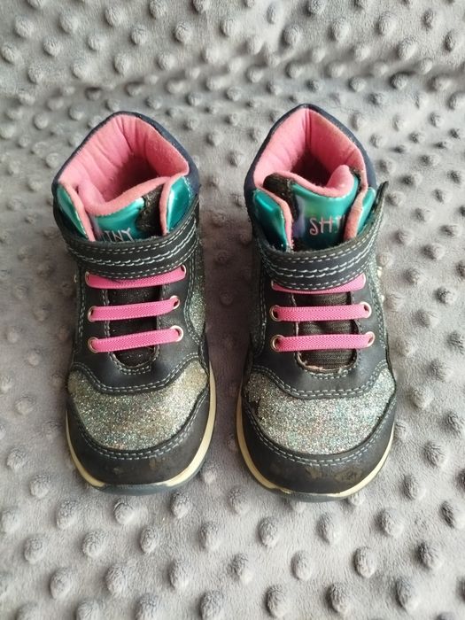Buty wsuwane dziecięce r.25 Shiny